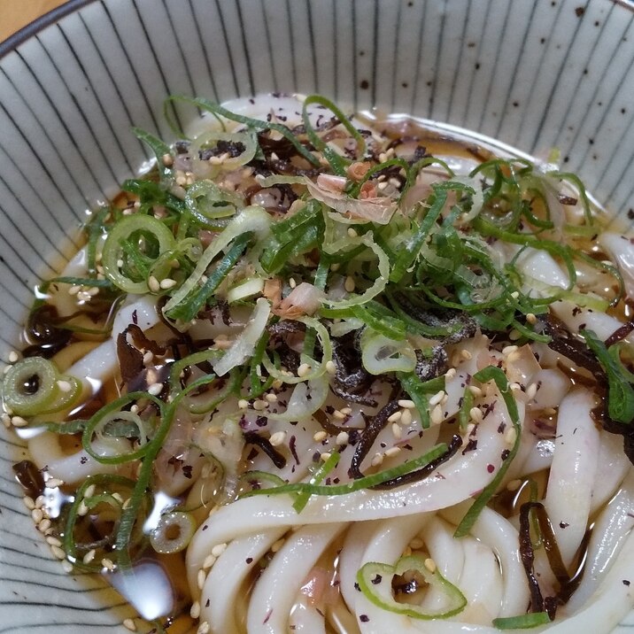 夏にぴったり 塩昆布とゆかりのさっぱりうどん レシピ 作り方 By ナオ レシピ 楽天レシピ